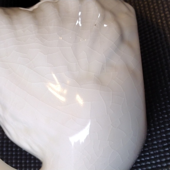 Swan Vase/Planter - Picture 5 of 5